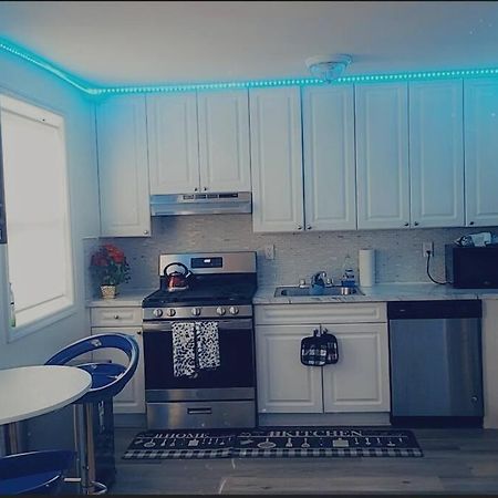 نيو يورك Townhouse Apartment In Oakland Gardens المظهر الخارجي الصورة